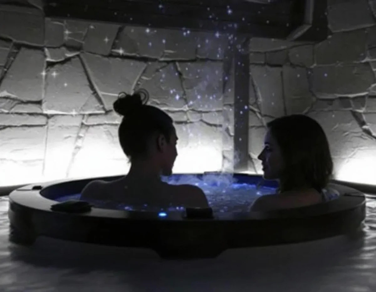 Immersion sous les étoiles : L'expérience transformative d'un séjour en bulle avec spa privatif
